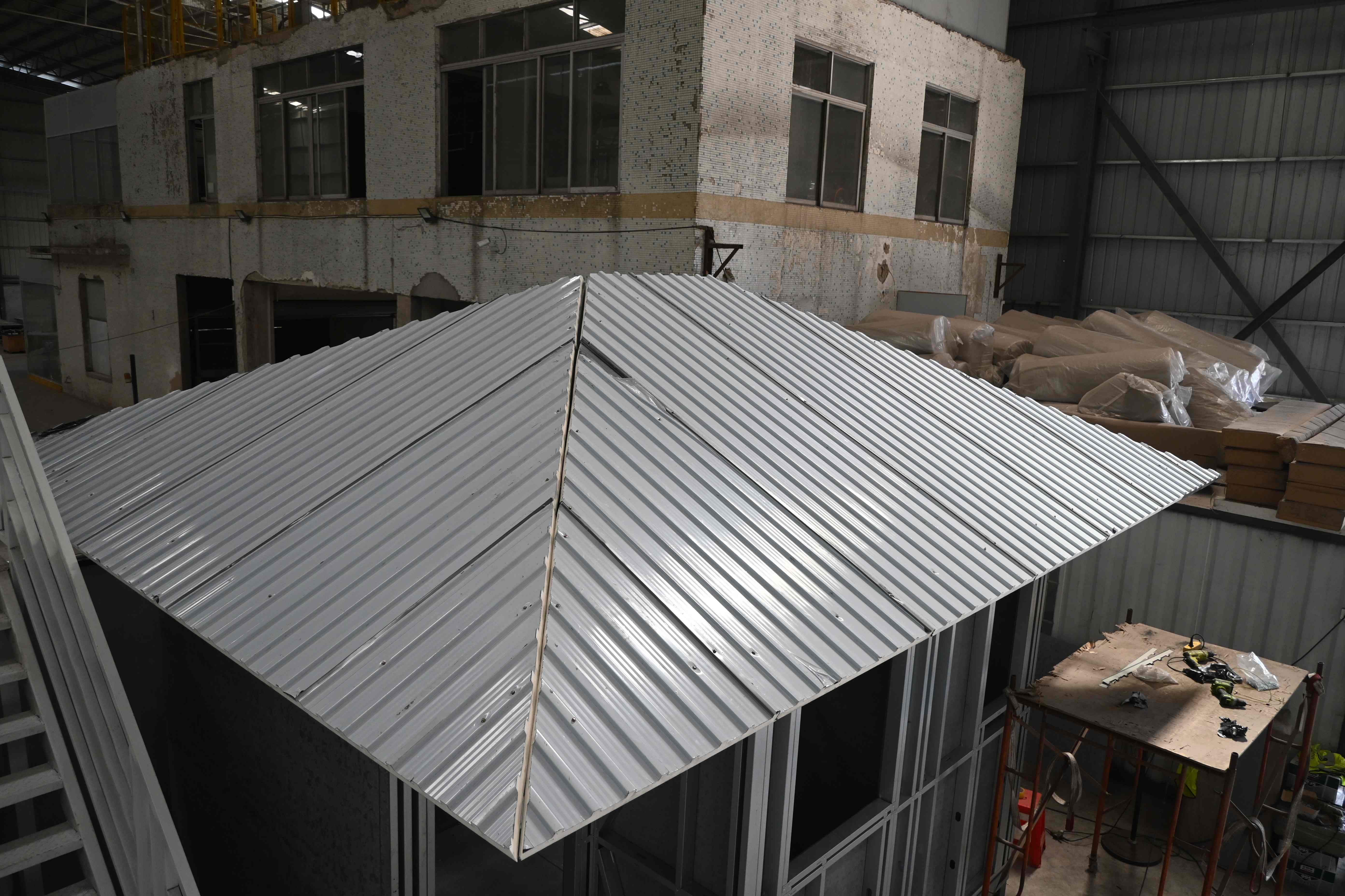 Light steel structure roof