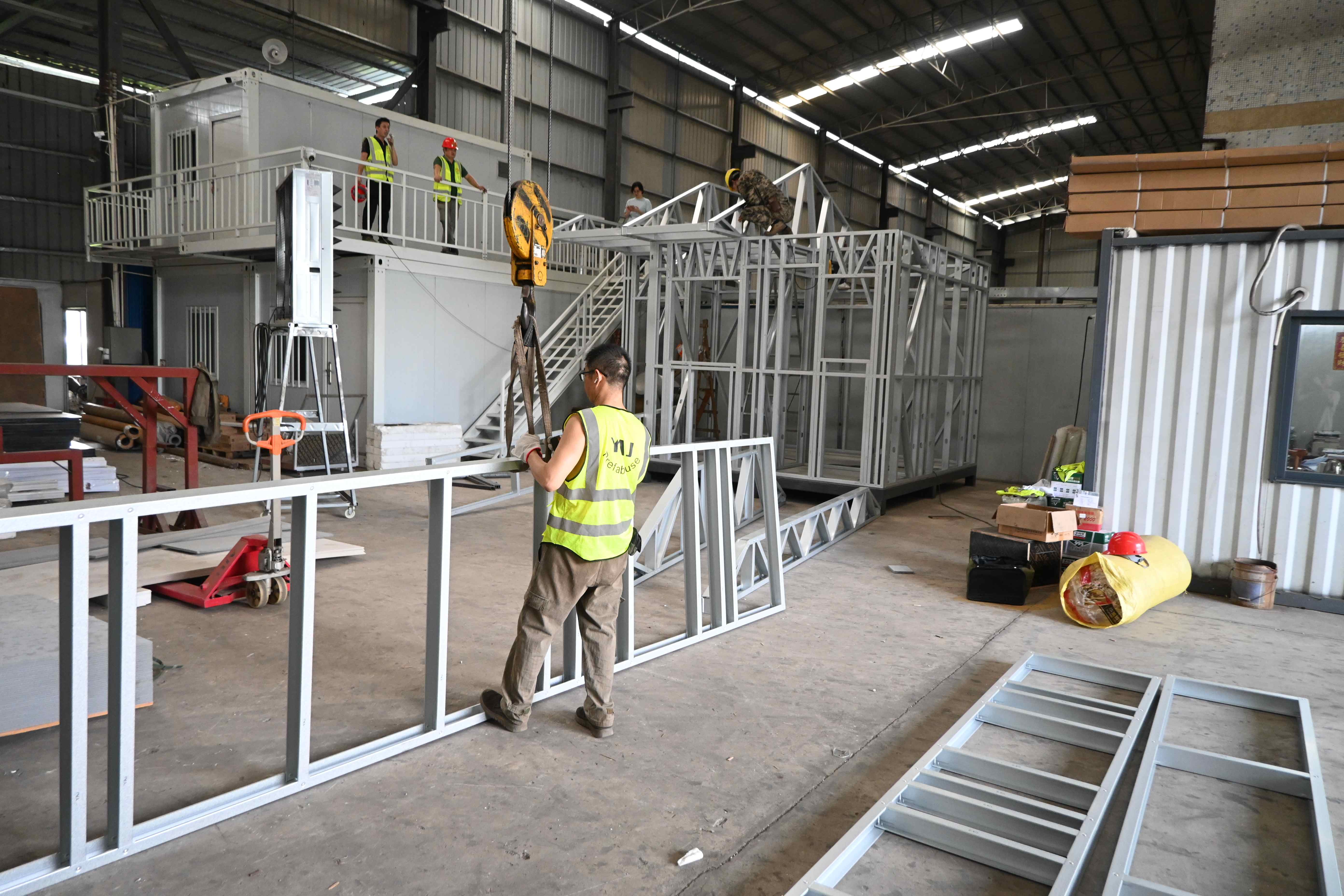 Assembly of light steel structure