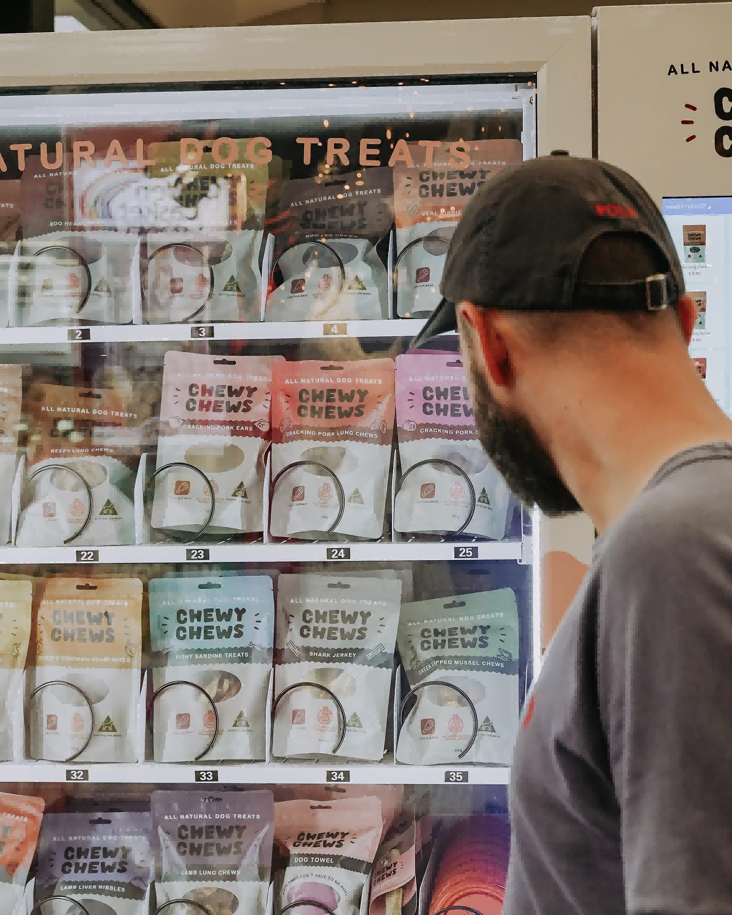 weimi pet vending machine for dog treats snacks food in Australia