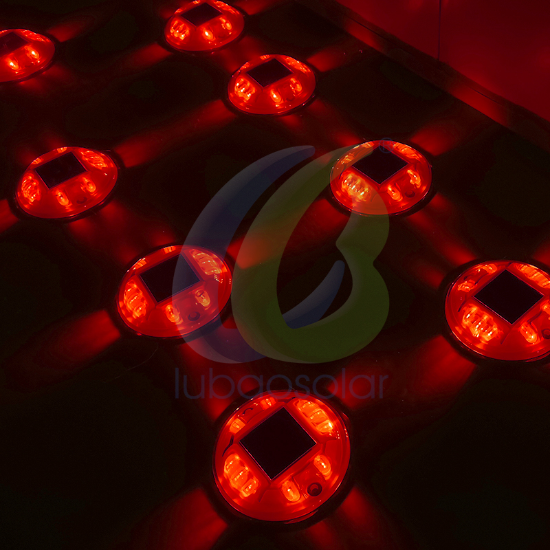LS-07 Solar raised lighted driveway markers
