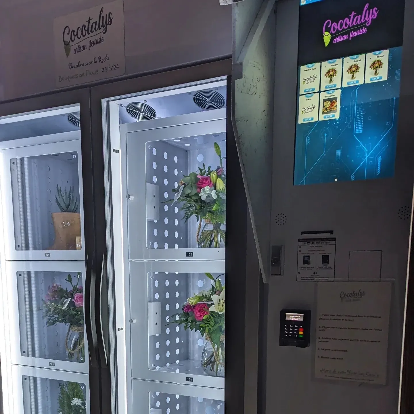 Refrigerated Locker Vending Machine Bouquet Flower Vending Machine in France