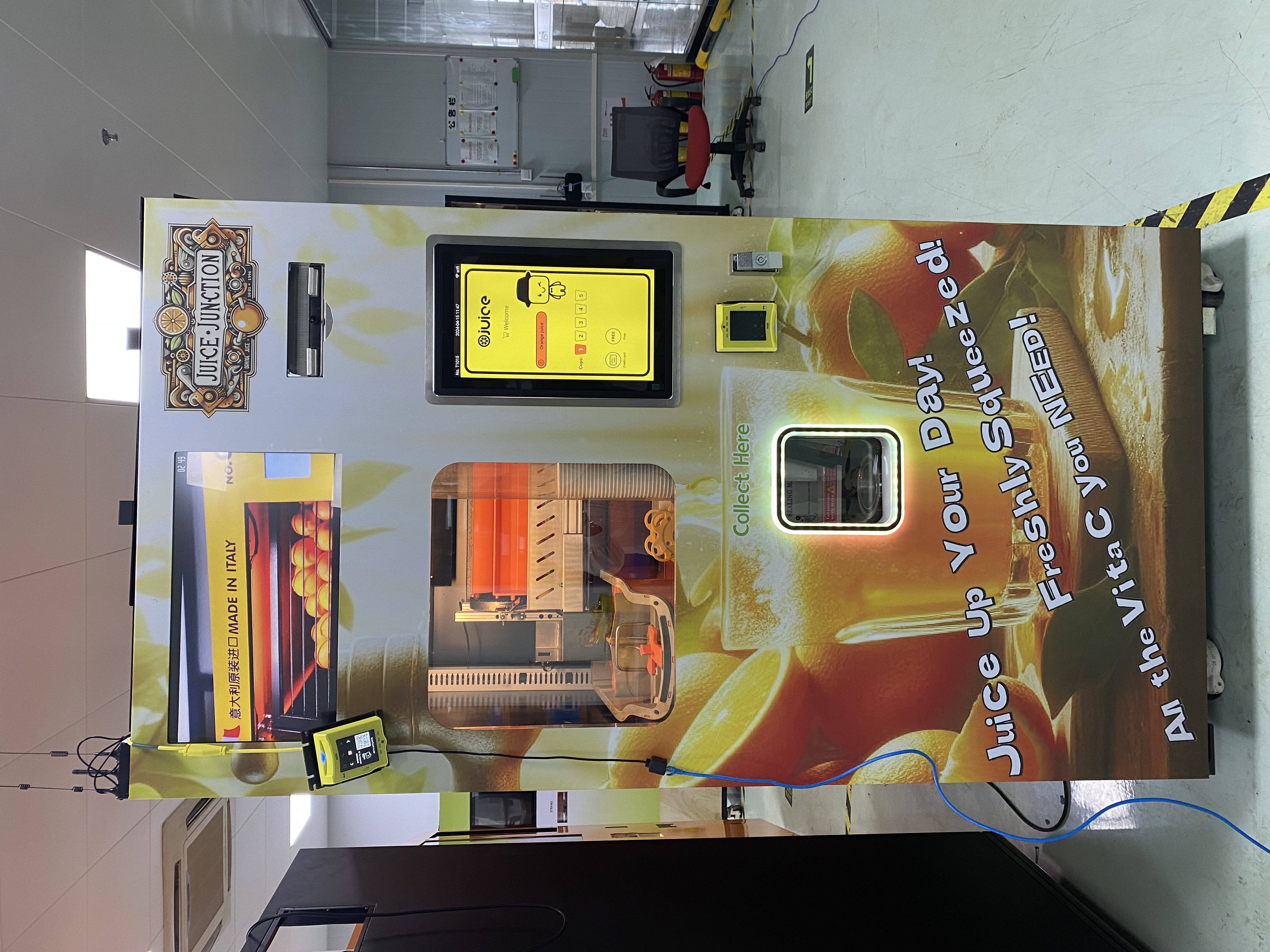 Automatic Orange Juice Vending Machine Freshly Squeezed Orange Juice