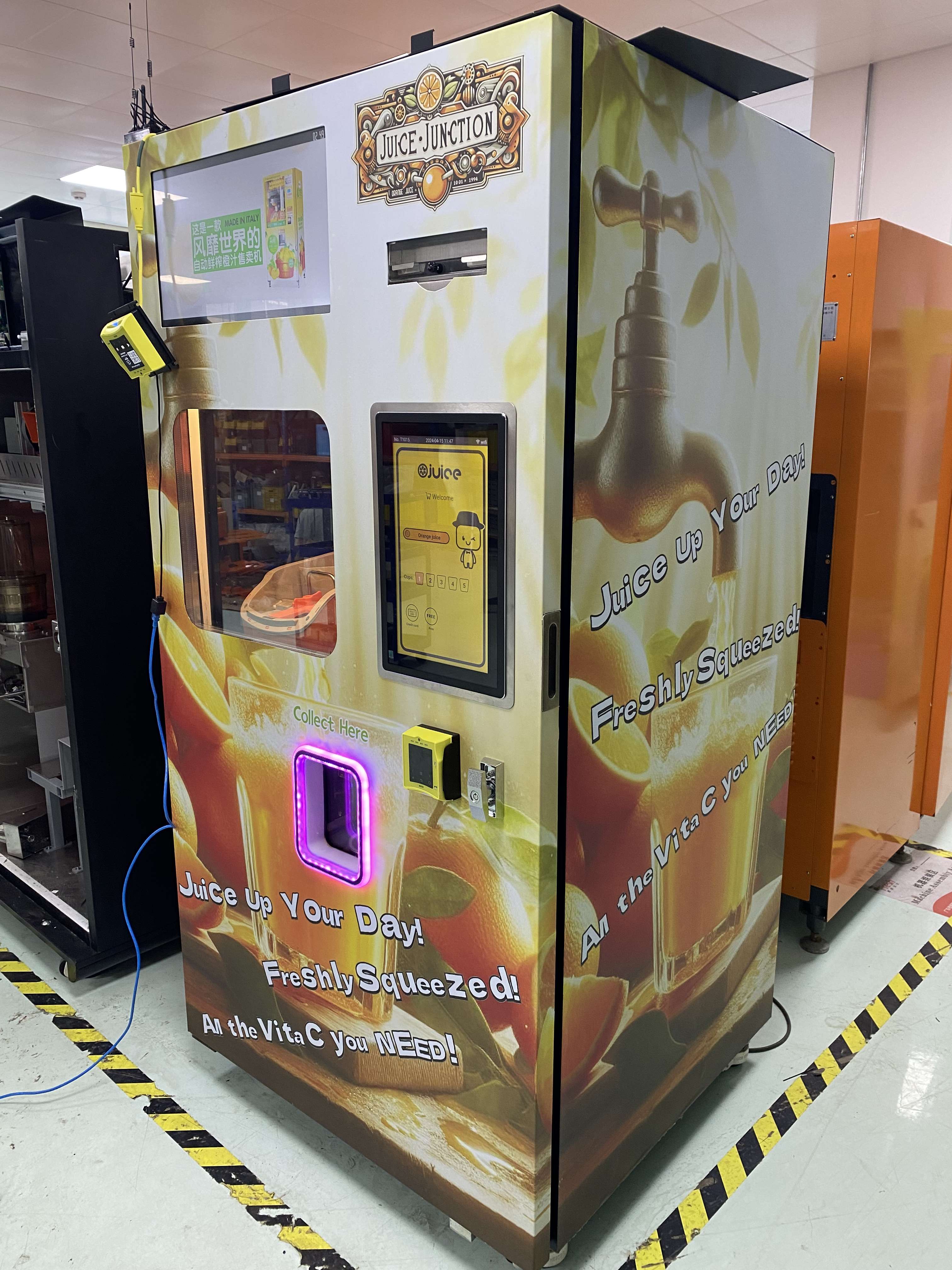 Automatic Orange Juice Vending Machine Freshly Squeezed Orange Juice