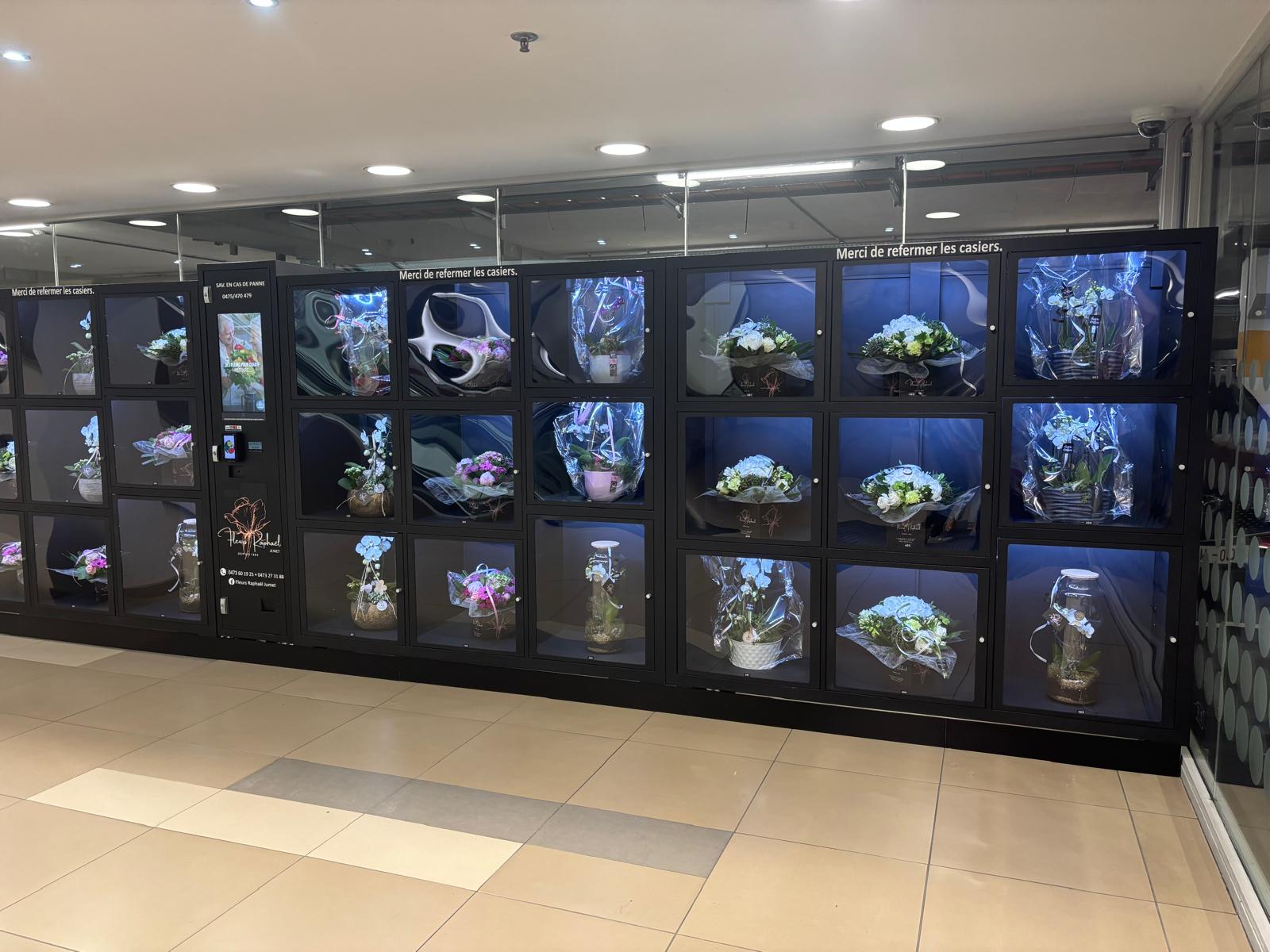 Large Capacity Airport Flower Vending Machine in France