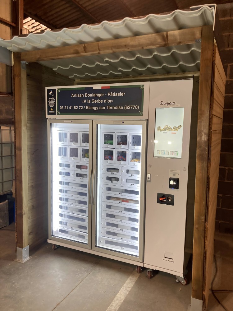 24H Outdoor Refrigerated Cake Vending Machine with Card Reader for Bakery Shop Street Foods