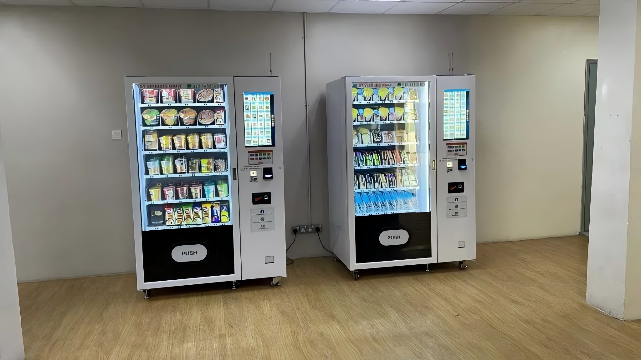 Big Capacity Smart Vending Machine for Snack Drink in USA Chinese restaurant
