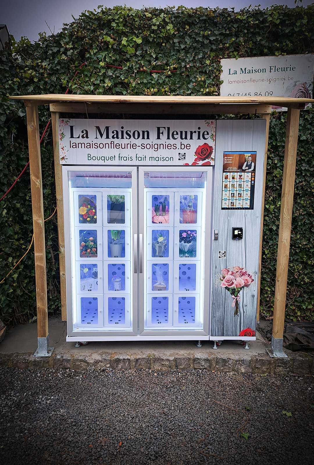 Weimi Smart Single Door Fresh Flower Vending Machine with Cooling System for Freshness.our customer case of flower vending machine