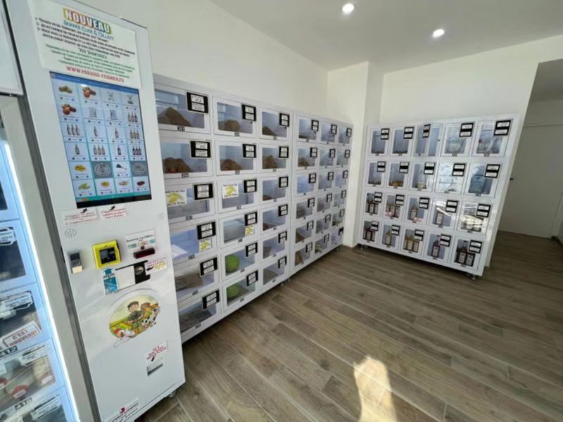 our locker vending machine for selling farm products in France