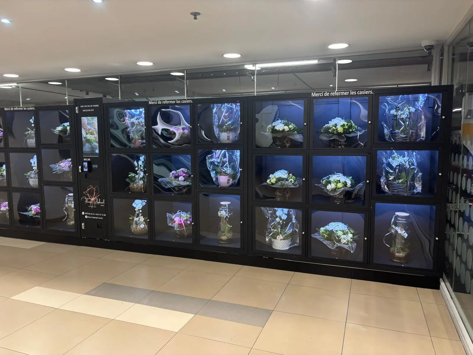the customer case of our weimi flower locker vending machine