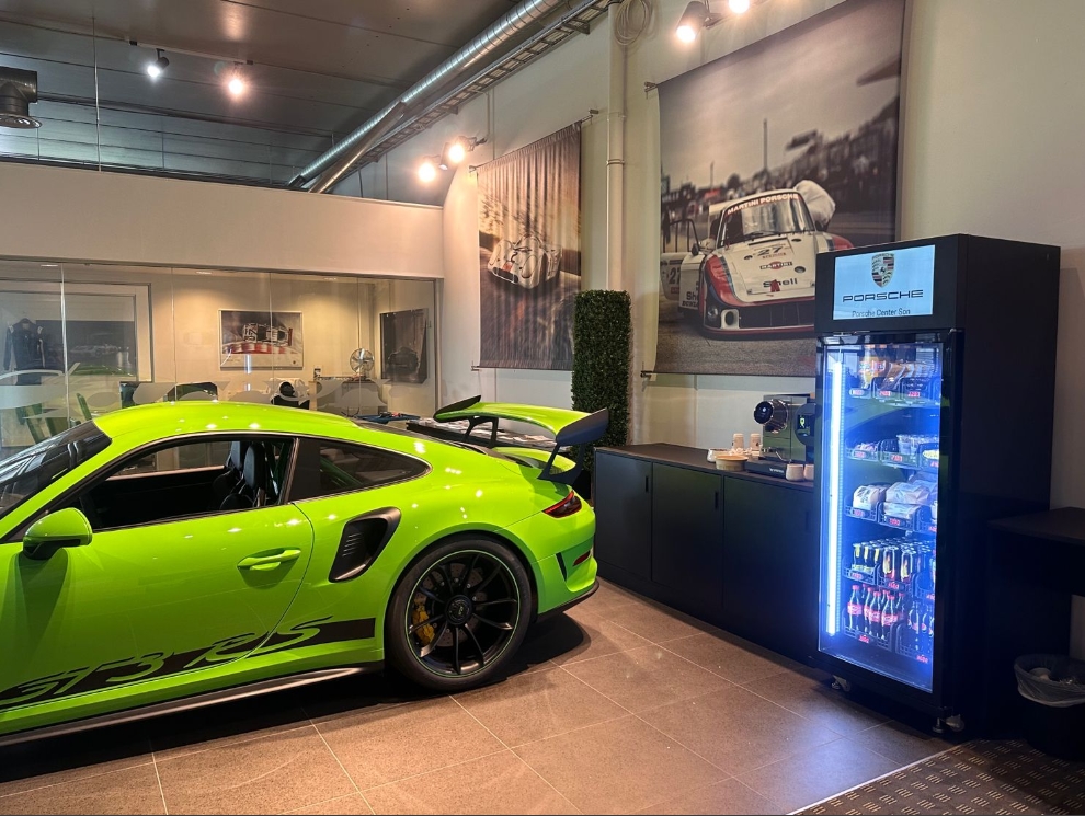 Weimi factory car cleaner and wash supplies car wash vending machine with elevator in the gas station unmanned car store